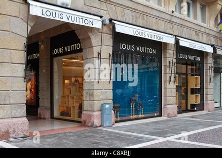 negozio louis vuitton padova accesso auto|Louis Vuitton Padova Store in Padova, Italia .